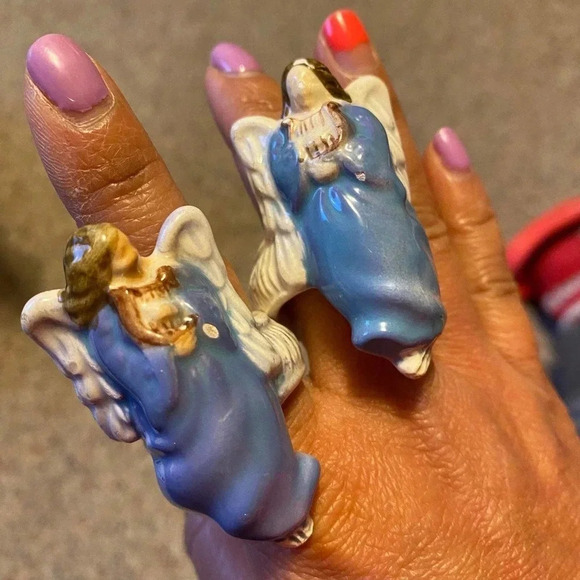 Vintage Avon Angle Porcelain Rings 1983 2 Pieces lot - Picture 1 of 9